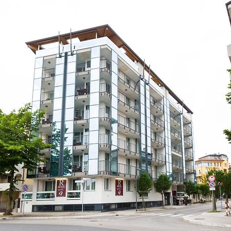 Residence Aprilia Grado Buitenkant foto