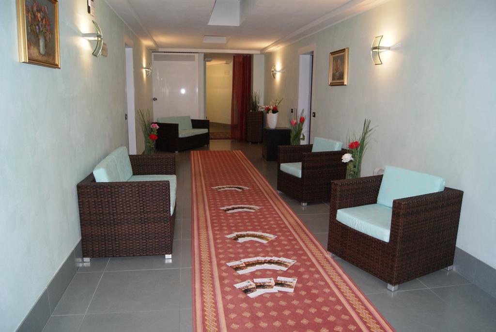 Residence Aprilia Grado Buitenkant foto
