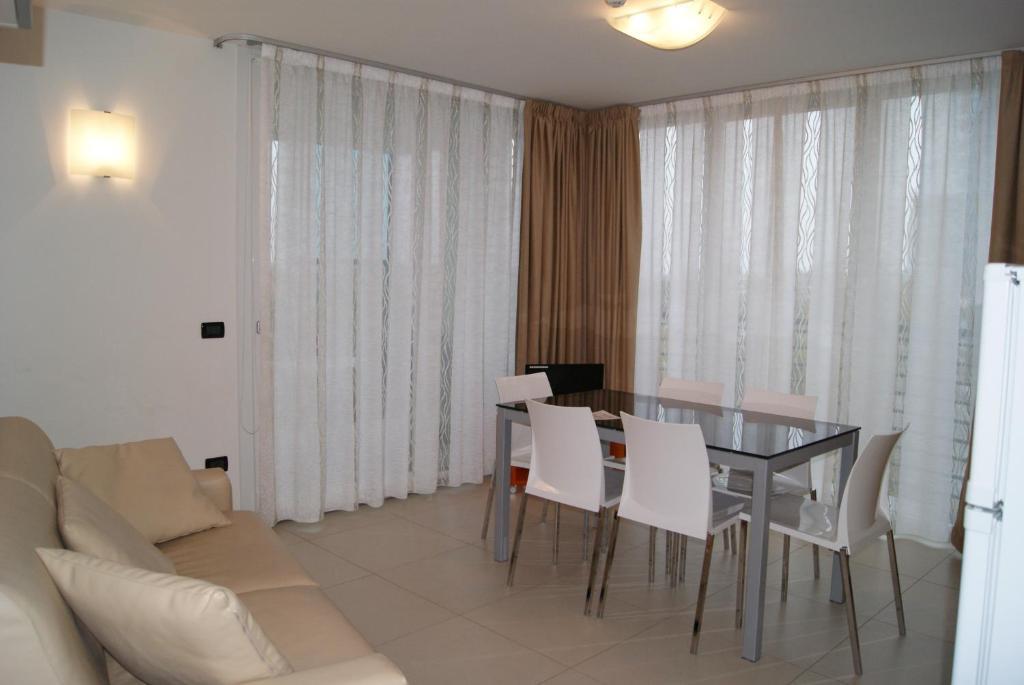 Residence Aprilia Grado Buitenkant foto
